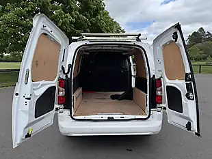 Used 2022 Vauxhall Combo Sportive White - Interior and Exterior details 10
