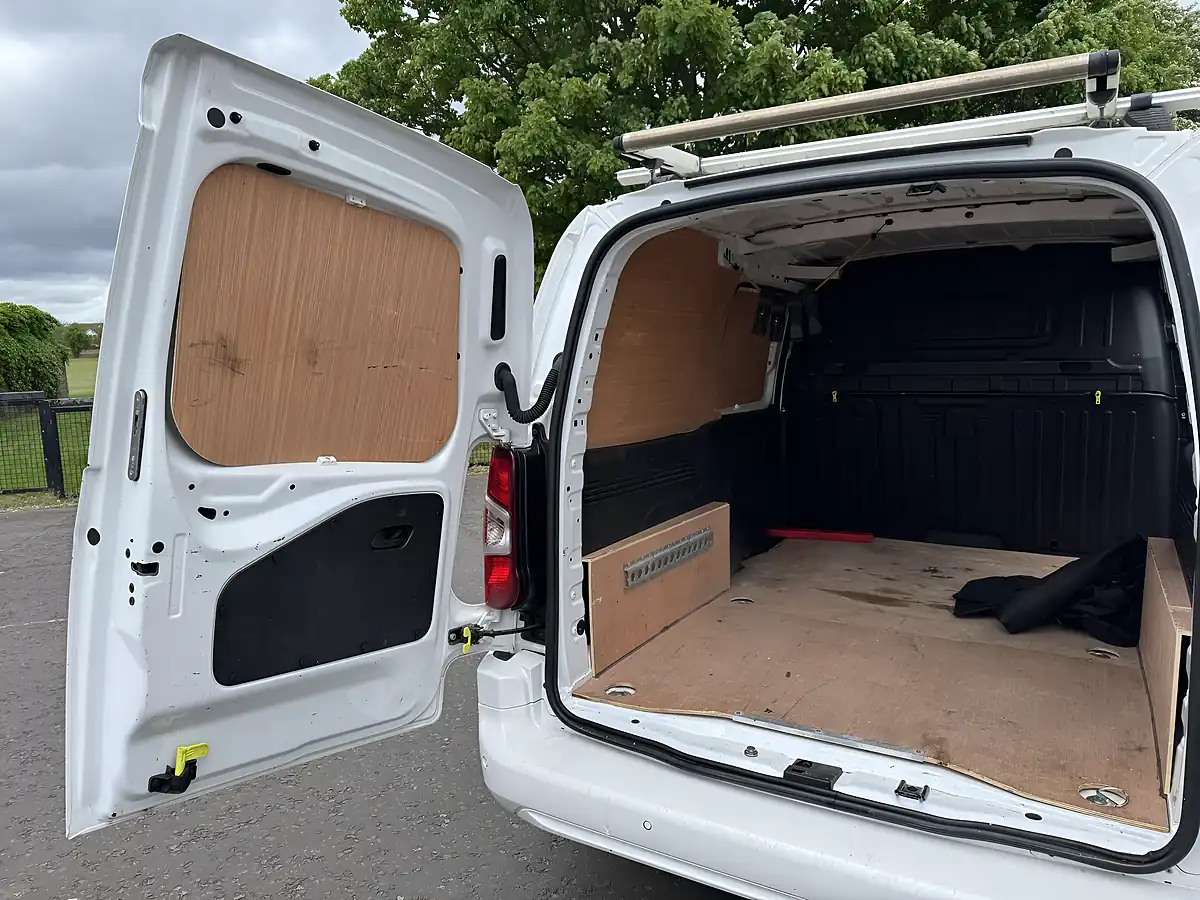 Used 2022 Vauxhall Combo Sportive White - Interior and Exterior details 11
