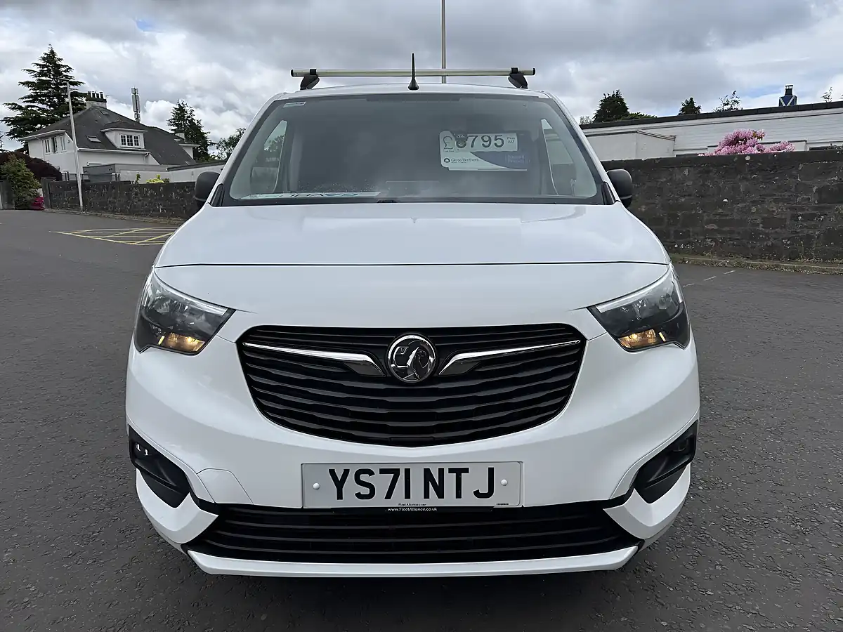 Used 2022 Vauxhall Combo Sportive White - Interior and Exterior details 2