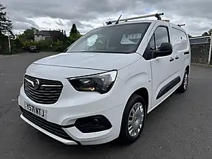 Used 2022 Vauxhall Combo Sportive White - Interior and Exterior details 3