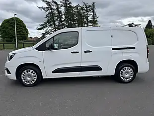 Used 2022 Vauxhall Combo Sportive White - Interior and Exterior details 4