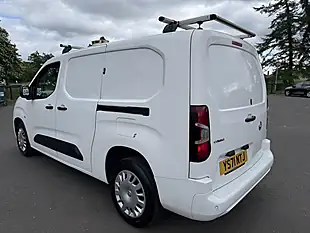 Used 2022 Vauxhall Combo Sportive White - Interior and Exterior details 5