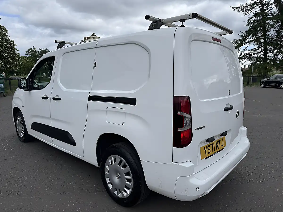 Used 2022 Vauxhall Combo Sportive White - Interior and Exterior details 5