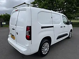 Used 2022 Vauxhall Combo Sportive White - Interior and Exterior details 7