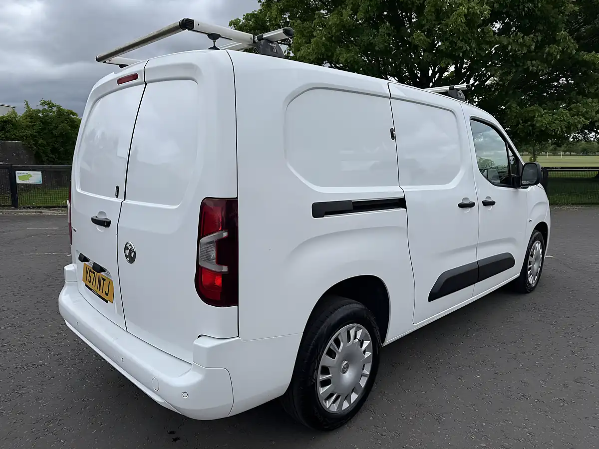 Used 2022 Vauxhall Combo Sportive White - Interior and Exterior details 7