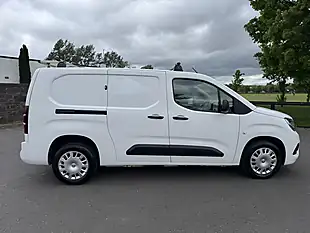 Used 2022 Vauxhall Combo Sportive White - Interior and Exterior details 8