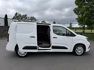 Used 2022 Vauxhall Combo Sportive White - Interior and Exterior details 9