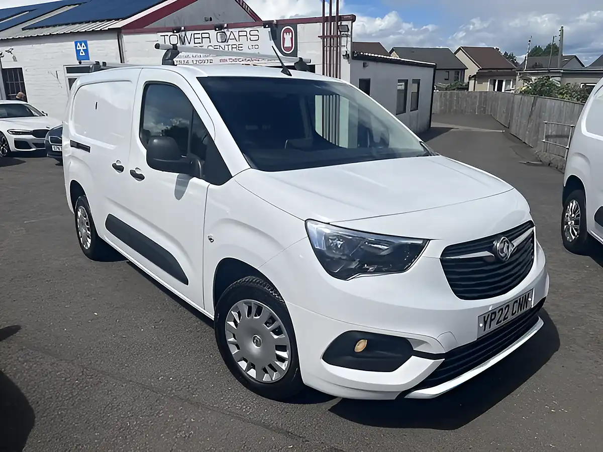 Used 2022 Vauxhall Combo Sportive White - Front View