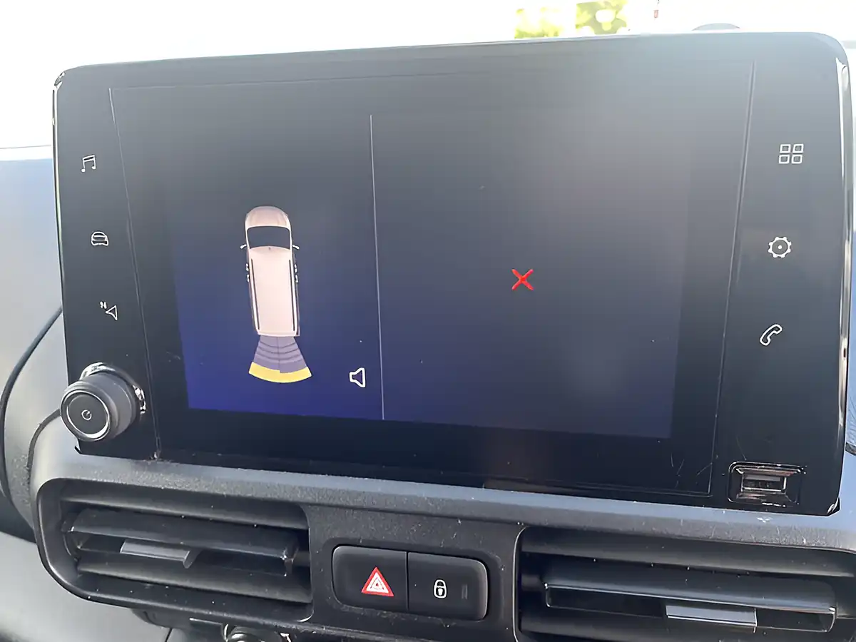 Used 2022 Vauxhall Combo Sportive White - Interior and Exterior details 12
