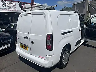 Used 2022 Vauxhall Combo Sportive White - Interior and Exterior details 20