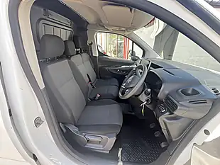 Used 2022 Vauxhall Combo Sportive White - Interior and Exterior details 3