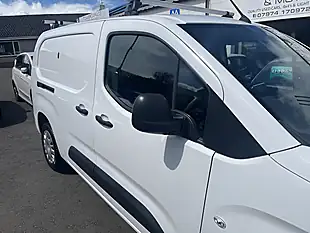 Used 2022 Vauxhall Combo Sportive White - Interior and Exterior details 6