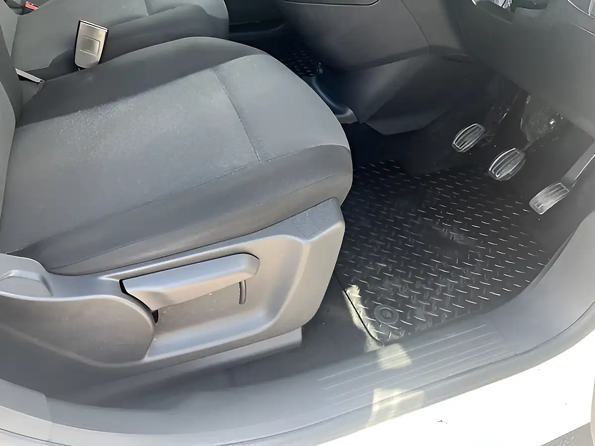 Used 2022 Vauxhall Combo Sportive White - Interior and Exterior details 7