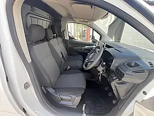 Used 2022 Vauxhall Combo Sportive White - Interior and Exterior details 5