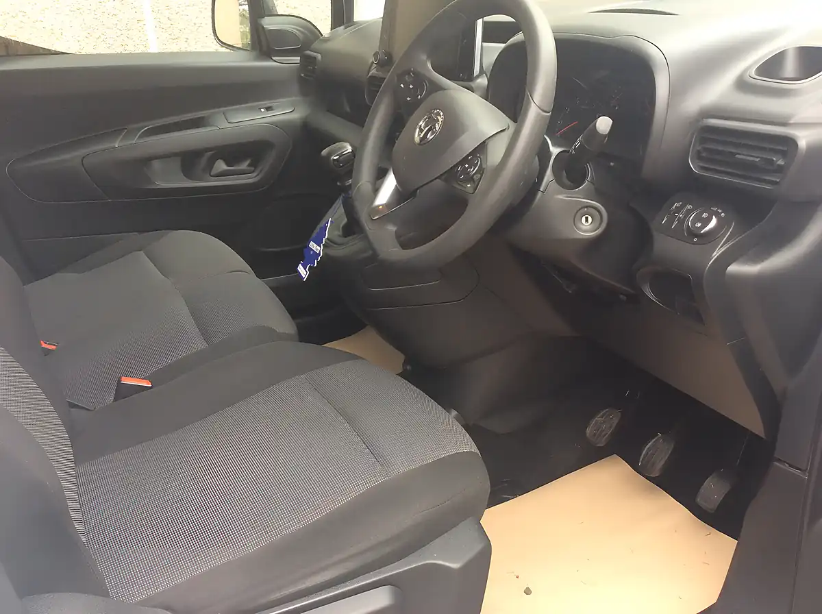 Used 2022 Vauxhall Combo Sportive White - Interior and Exterior details 10