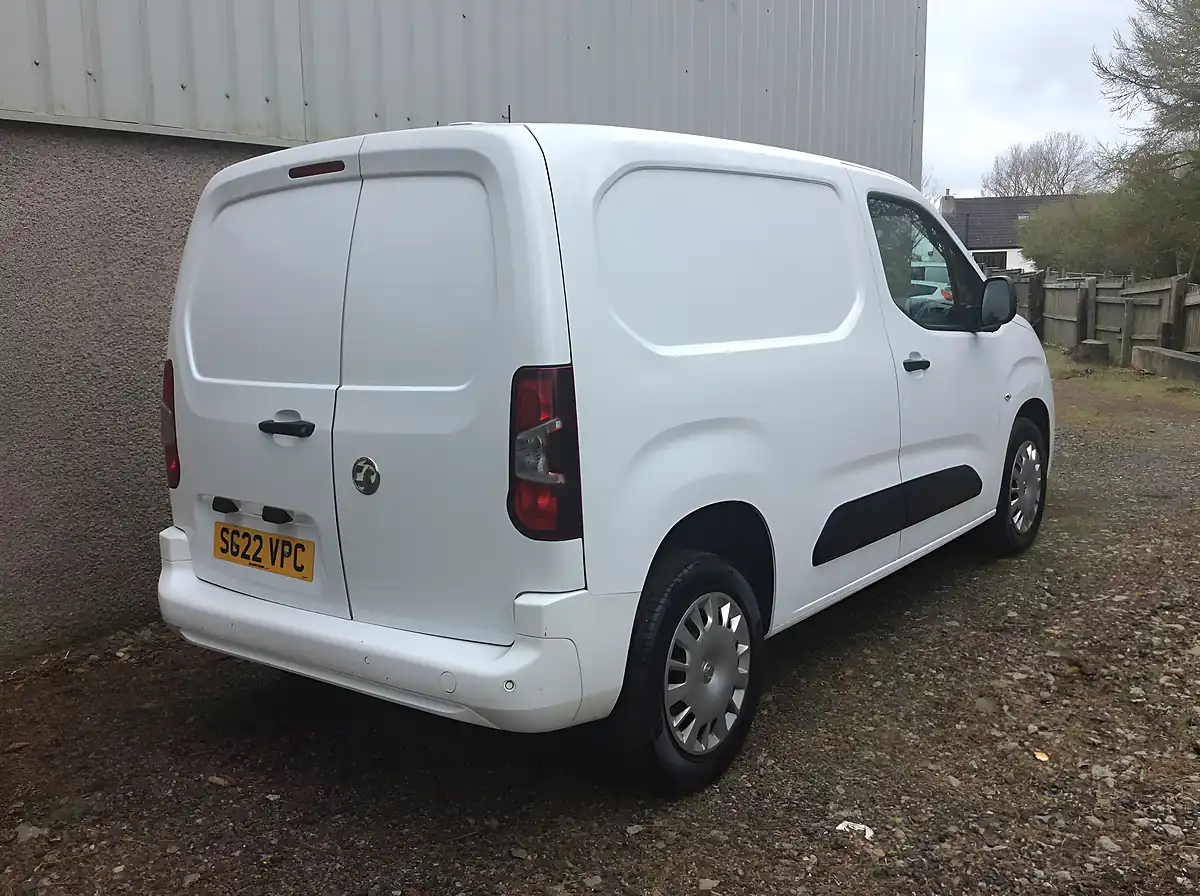 Used 2022 Vauxhall Combo Sportive White - Interior and Exterior details 3