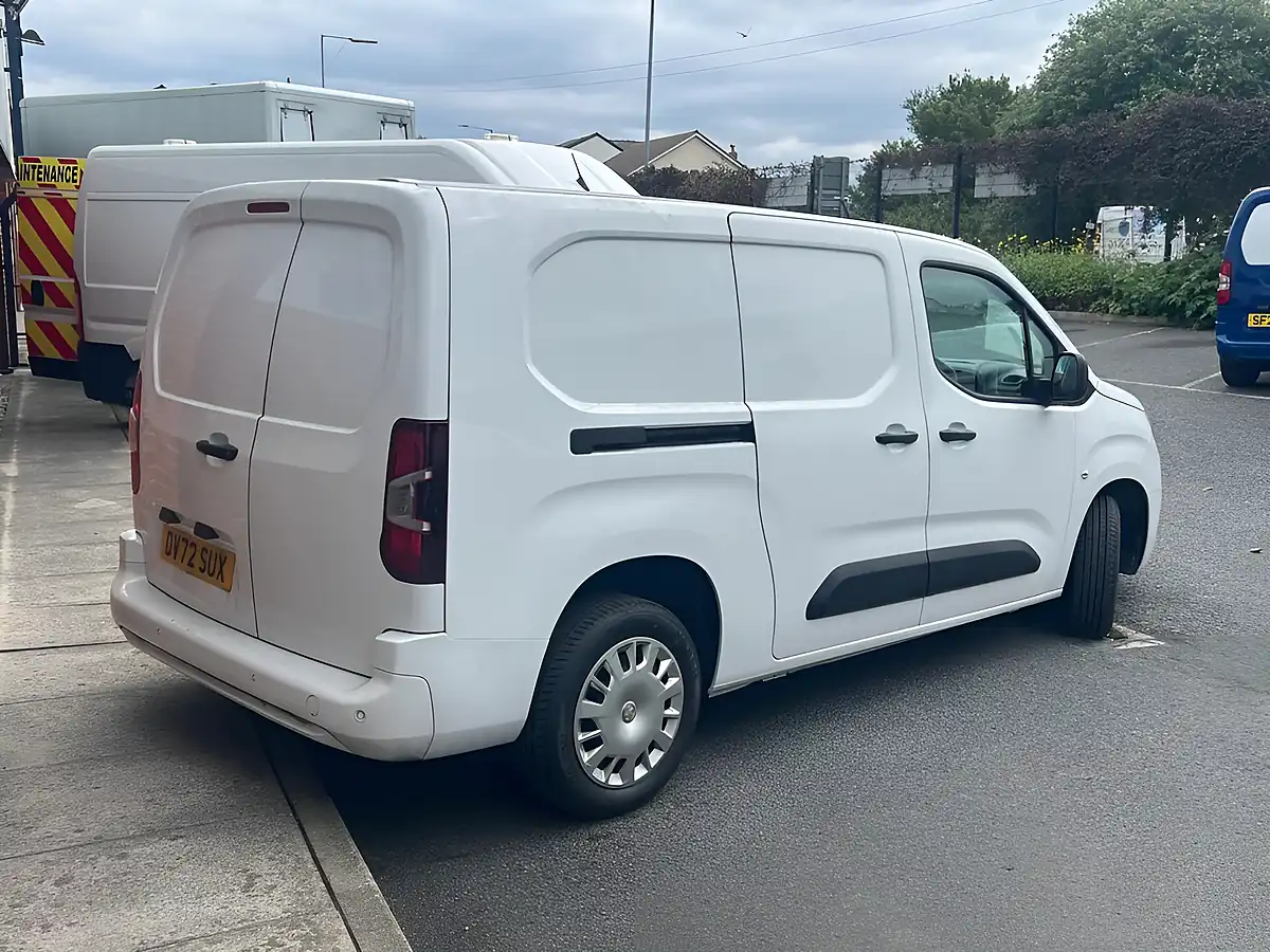 Used 2022 Vauxhall Combo Sportive White - Interior and Exterior details 3