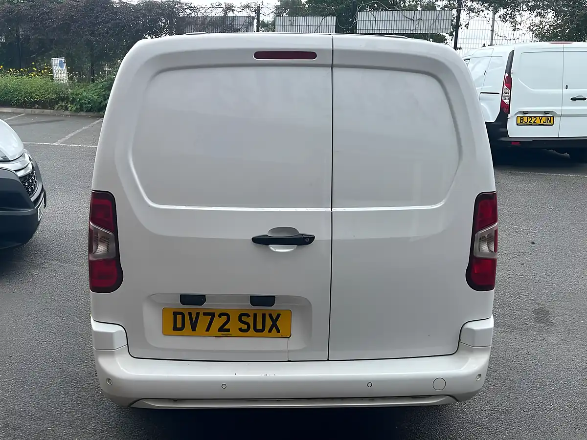 Used 2022 Vauxhall Combo Sportive White - Interior and Exterior details 5