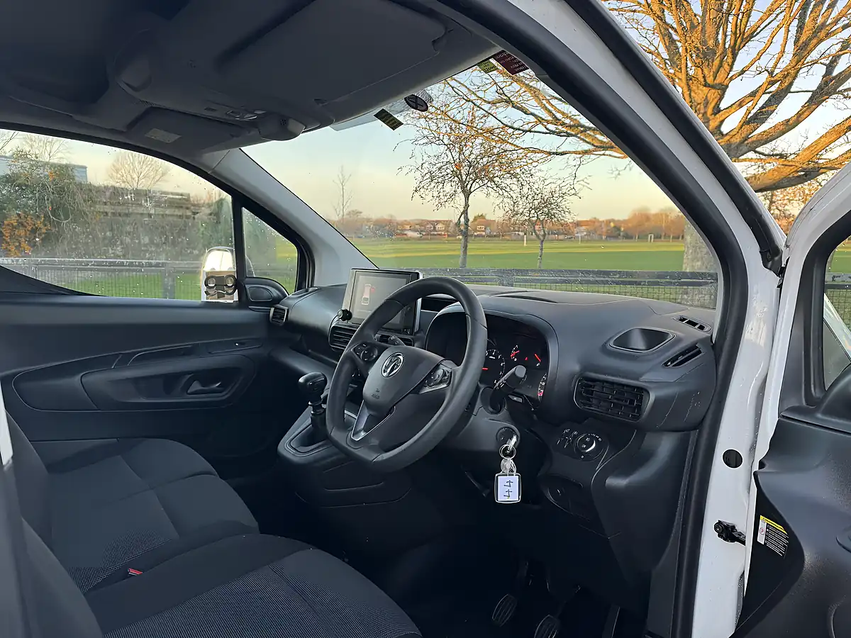Used 2022 Vauxhall Combo Sportive White - Interior and Exterior details 16