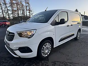 Used 2022 Vauxhall Combo Sportive White - Interior and Exterior details 5