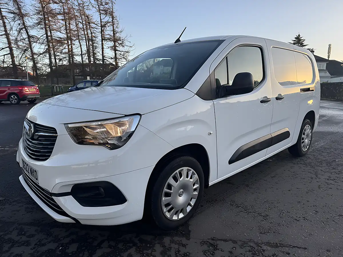 Used 2022 Vauxhall Combo Sportive White - Interior and Exterior details 5