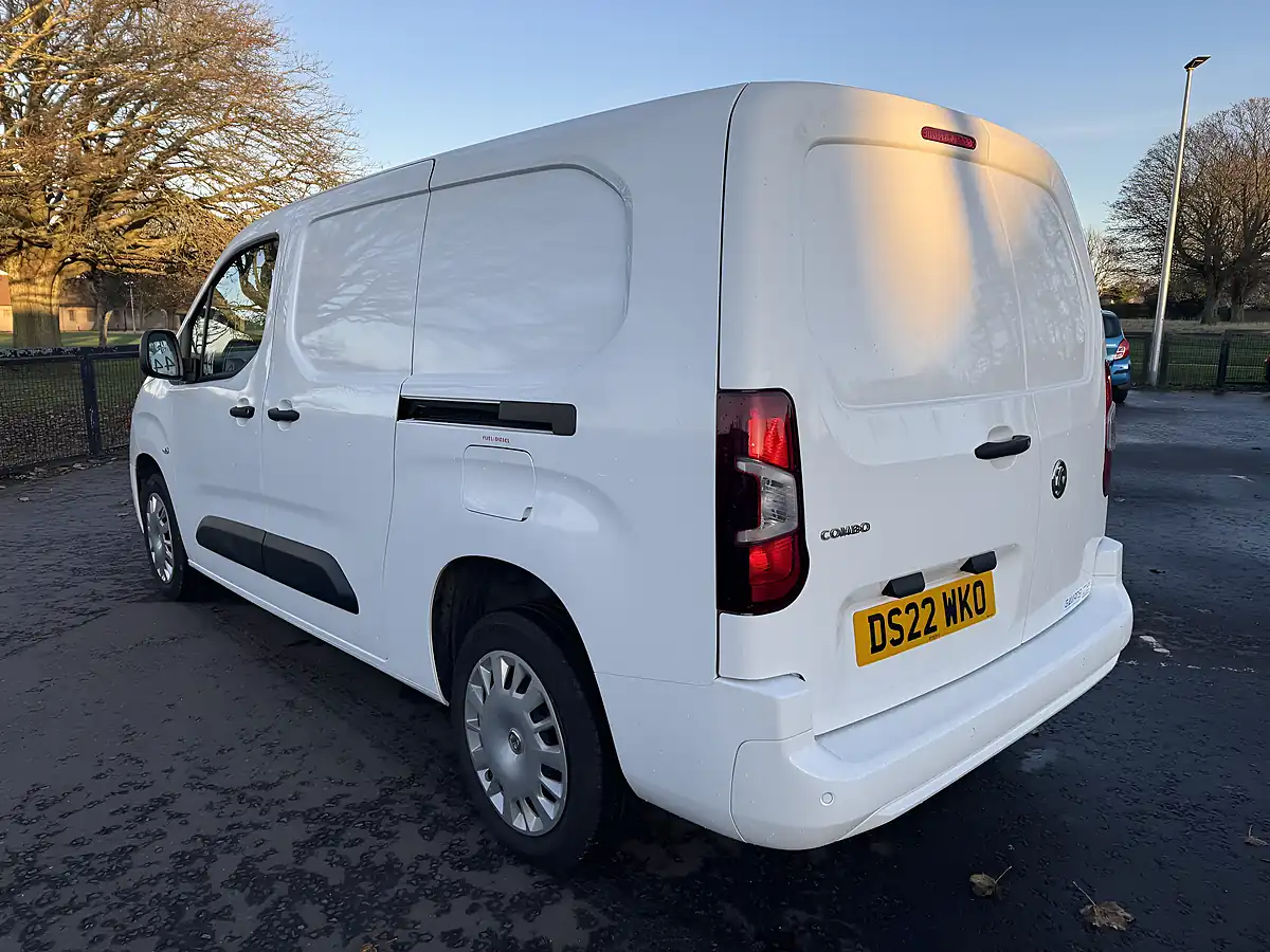 Used 2022 Vauxhall Combo Sportive White - Interior and Exterior details 7