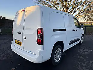 Used 2022 Vauxhall Combo Sportive White - Interior and Exterior details 8