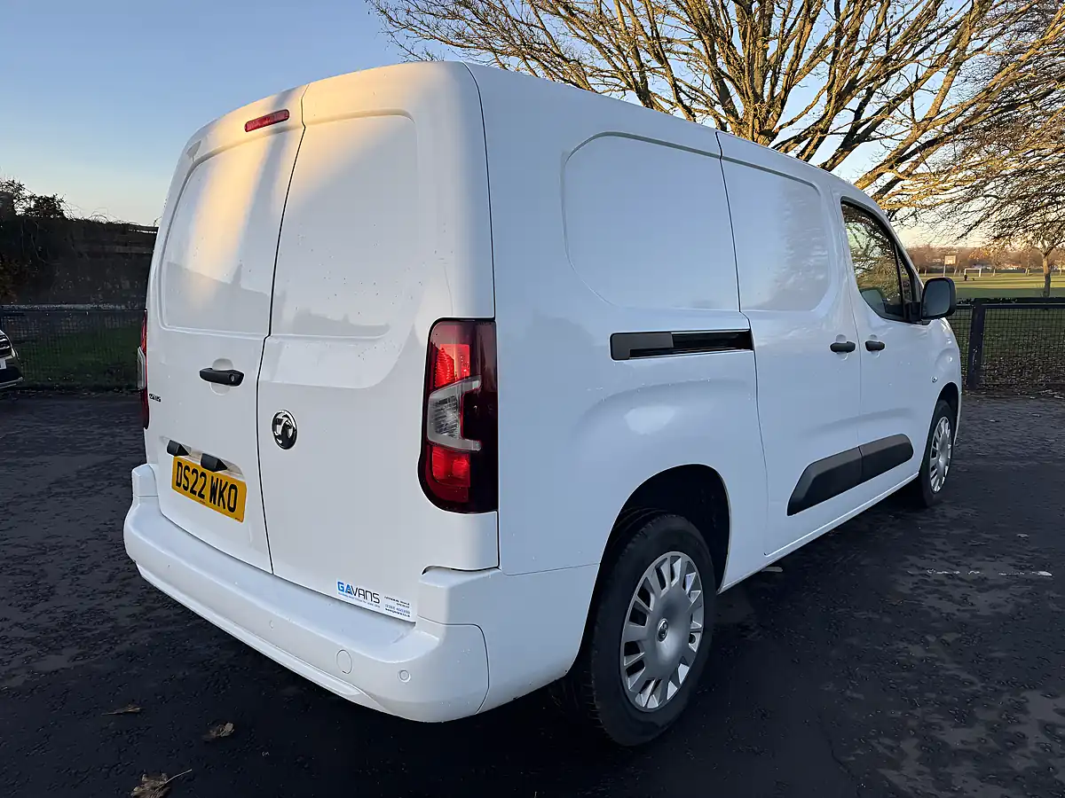 Used 2022 Vauxhall Combo Sportive White - Interior and Exterior details 8
