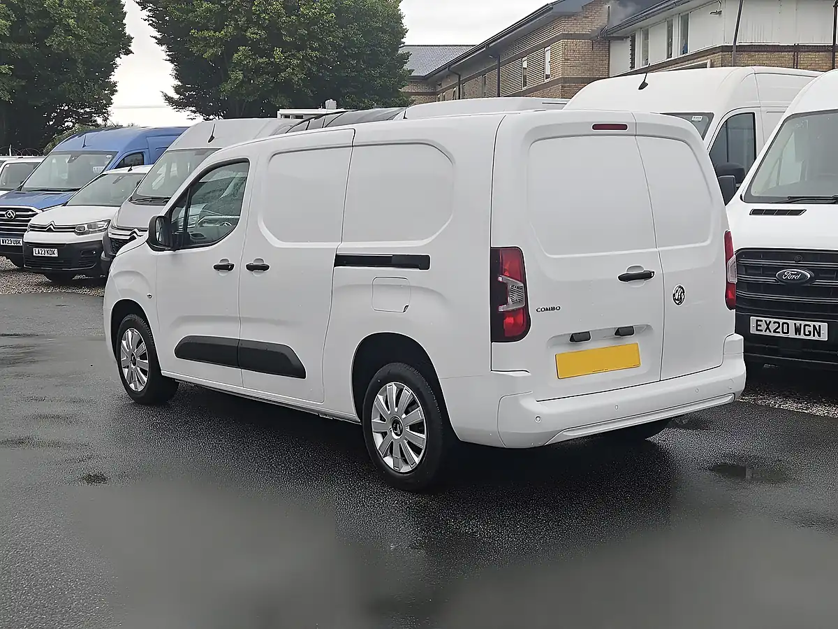 Used 2022 Vauxhall Combo Sportive White - Interior and Exterior details 10