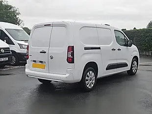 Used 2022 Vauxhall Combo Sportive White - Interior and Exterior details 11