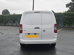 Used 2022 Vauxhall Combo Sportive White - Interior and Exterior details 13