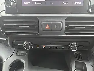 Used 2022 Vauxhall Combo Sportive White - Interior and Exterior details 16