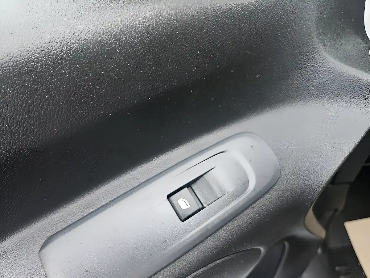 Used 2022 Vauxhall Combo Sportive White - Interior and Exterior details 19