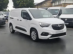 Used 2022 Vauxhall Combo Sportive White - Interior and Exterior details 6