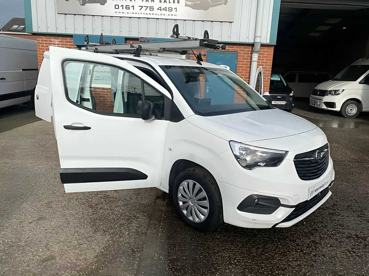 Used 2022 Vauxhall Combo Sportive White - Interior and Exterior details 10