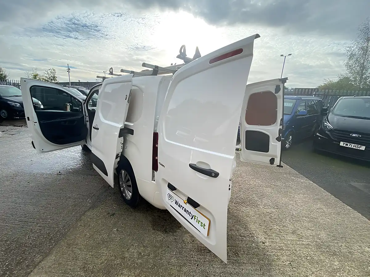 Used 2022 Vauxhall Combo Sportive White - Interior and Exterior details 12