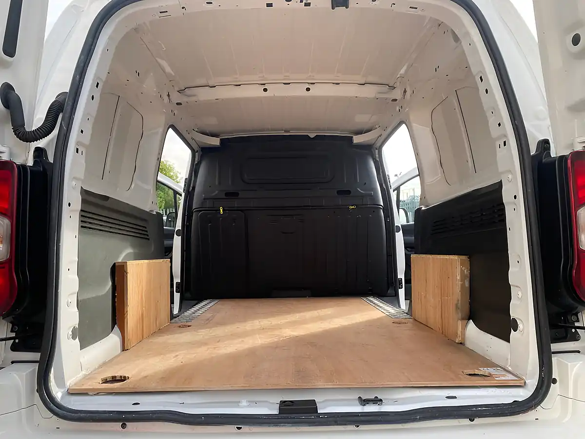 Used 2022 Vauxhall Combo Sportive White - Interior and Exterior details 13