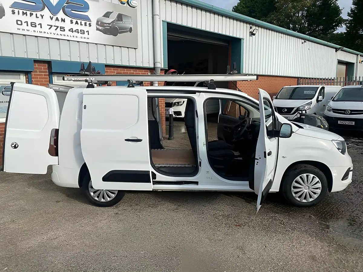 Used 2022 Vauxhall Combo Sportive White - Interior and Exterior details 14