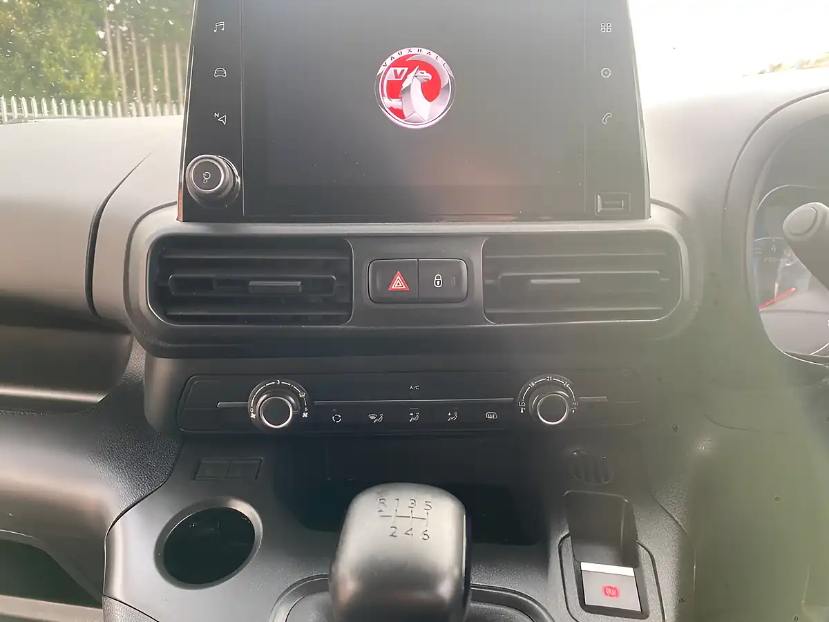 Used 2022 Vauxhall Combo Sportive White - Interior and Exterior details 17