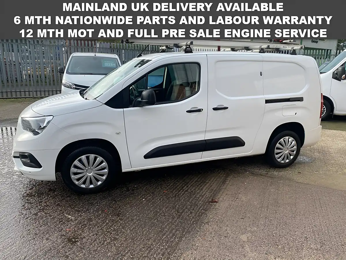 Used 2022 Vauxhall Combo Sportive White - Interior and Exterior details 5