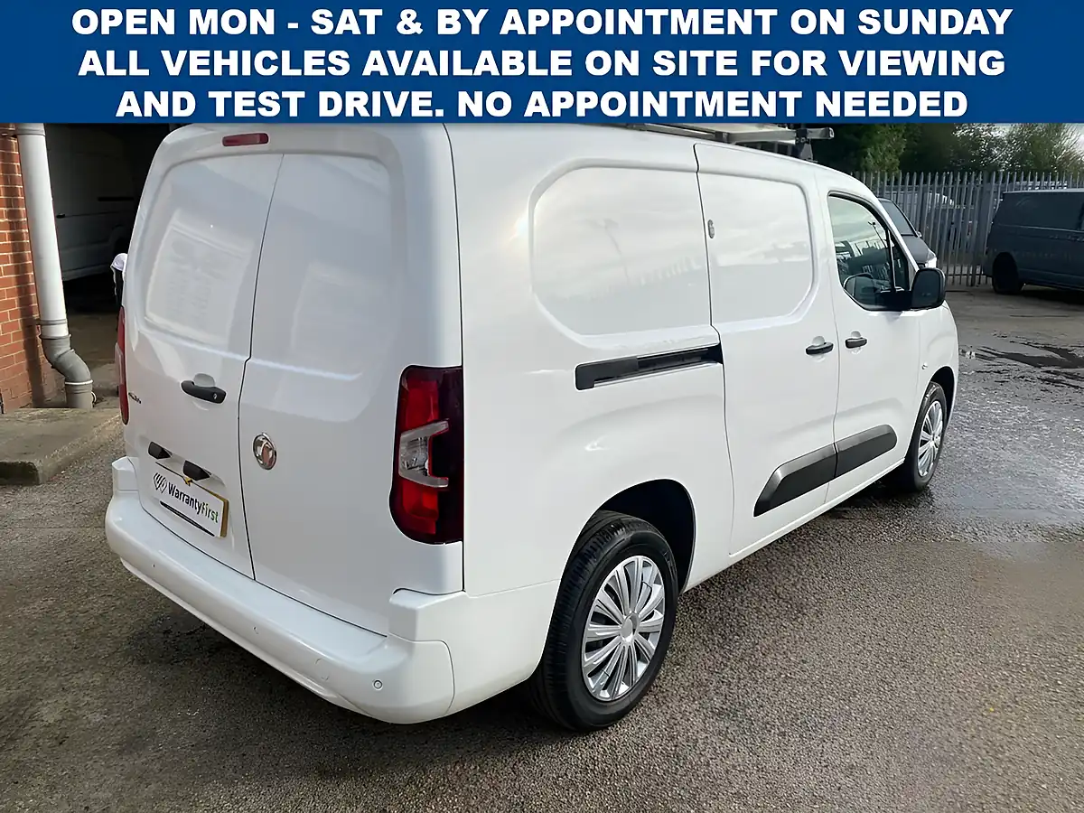 Used 2022 Vauxhall Combo Sportive White - Interior and Exterior details 8