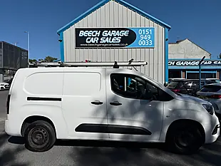 Used 2022 Vauxhall Combo Sportive White - Interior and Exterior details 2