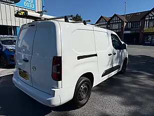 Used 2022 Vauxhall Combo Sportive White - Interior and Exterior details 3