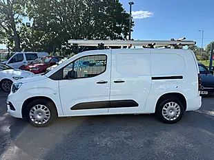 Used 2022 Vauxhall Combo Sportive White - Interior and Exterior details 6