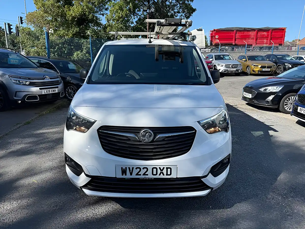 Used 2022 Vauxhall Combo Sportive White - Interior and Exterior details 8