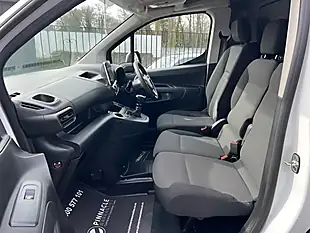 Used 2022 Vauxhall Combo Sportive White - Interior and Exterior details 12