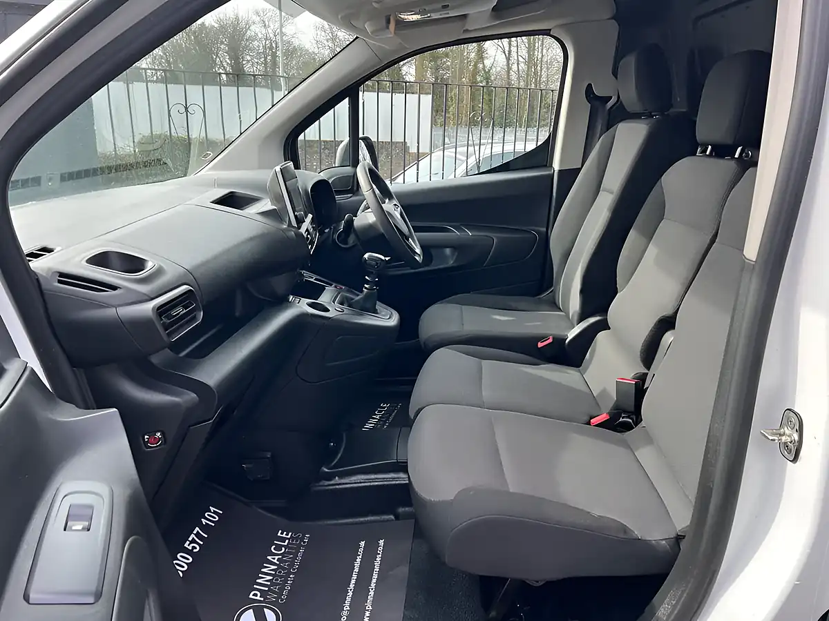 Used 2022 Vauxhall Combo Sportive White - Interior and Exterior details 12