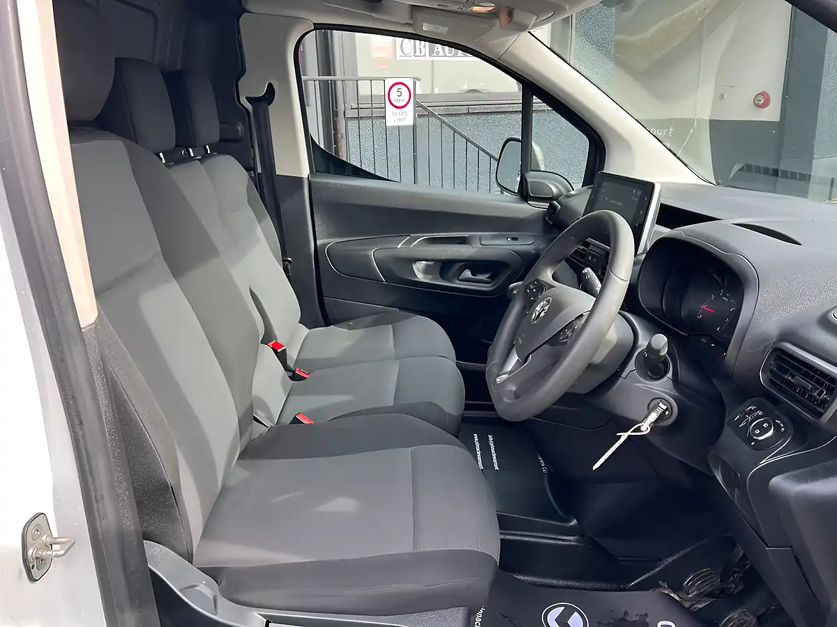 Used 2022 Vauxhall Combo Sportive White - Interior and Exterior details 14