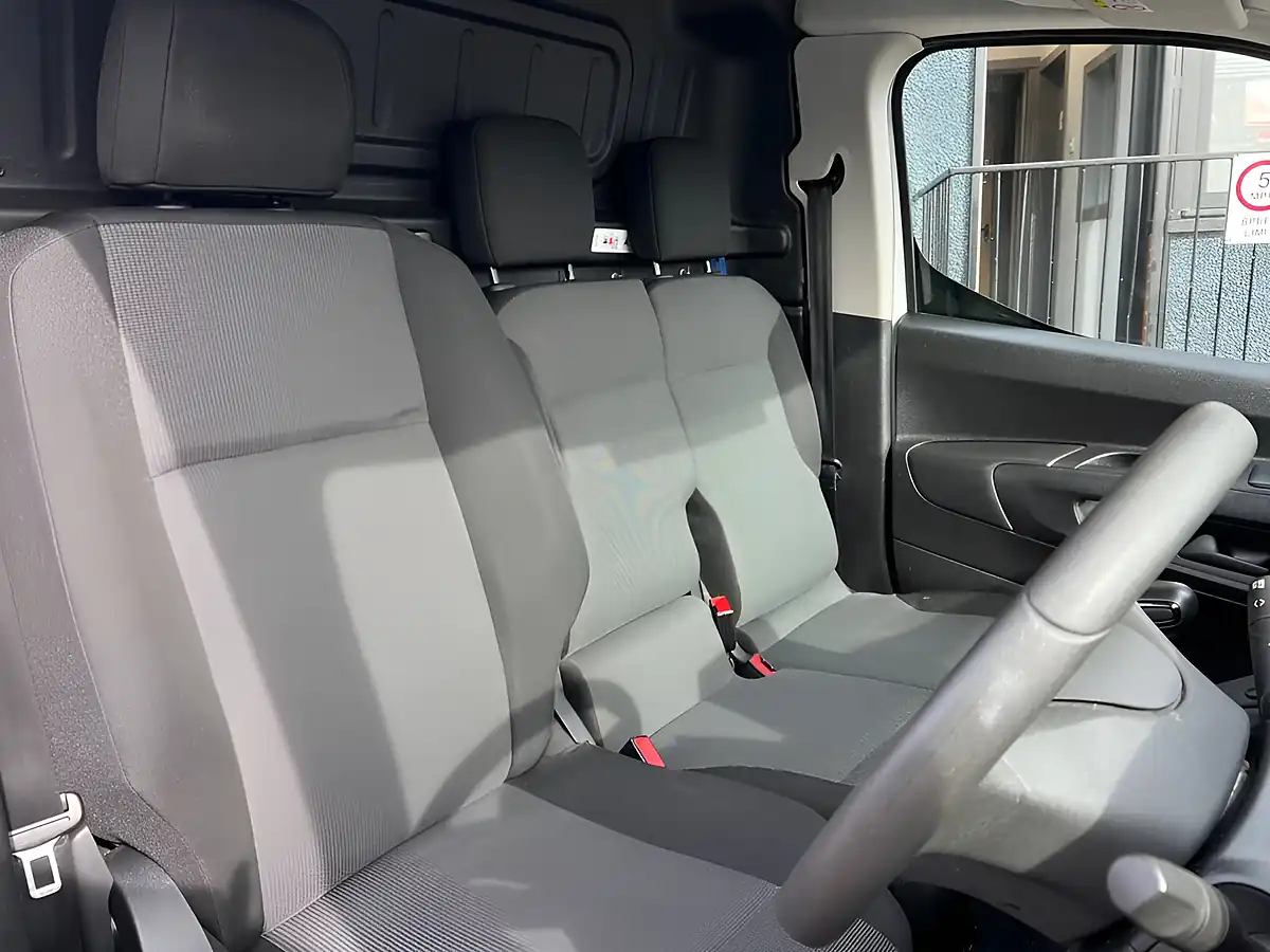 Used 2022 Vauxhall Combo Sportive White - Interior and Exterior details 15