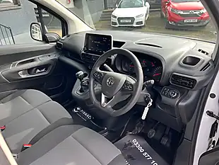 Used 2022 Vauxhall Combo Sportive White - Interior and Exterior details 17